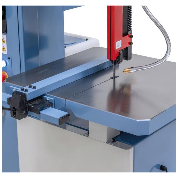 Micro-spraying system and longitudinal stop included in the scope of delivery.